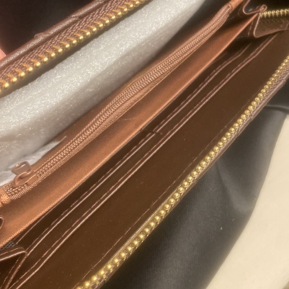 IVY LONDON dark coffee Color with Gold hardware! NEW WITH TAGS! - Picture 10 of 13